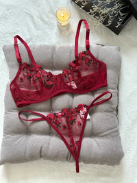 Sexy Dessous-Set, Damenunterwäsche (2-teiliges Set mit String), verführerische Reizwäsche, bestickter BH und Tanga