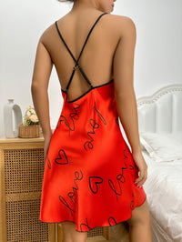 Lässiges Slip-Nachthemd aus Satin mit Herz- und Buchstabendruck, 1-tlg, sexy Negligee für Damen. Rückenfrei, ideal als Nachtwäsche & Loungewear für Frauen
