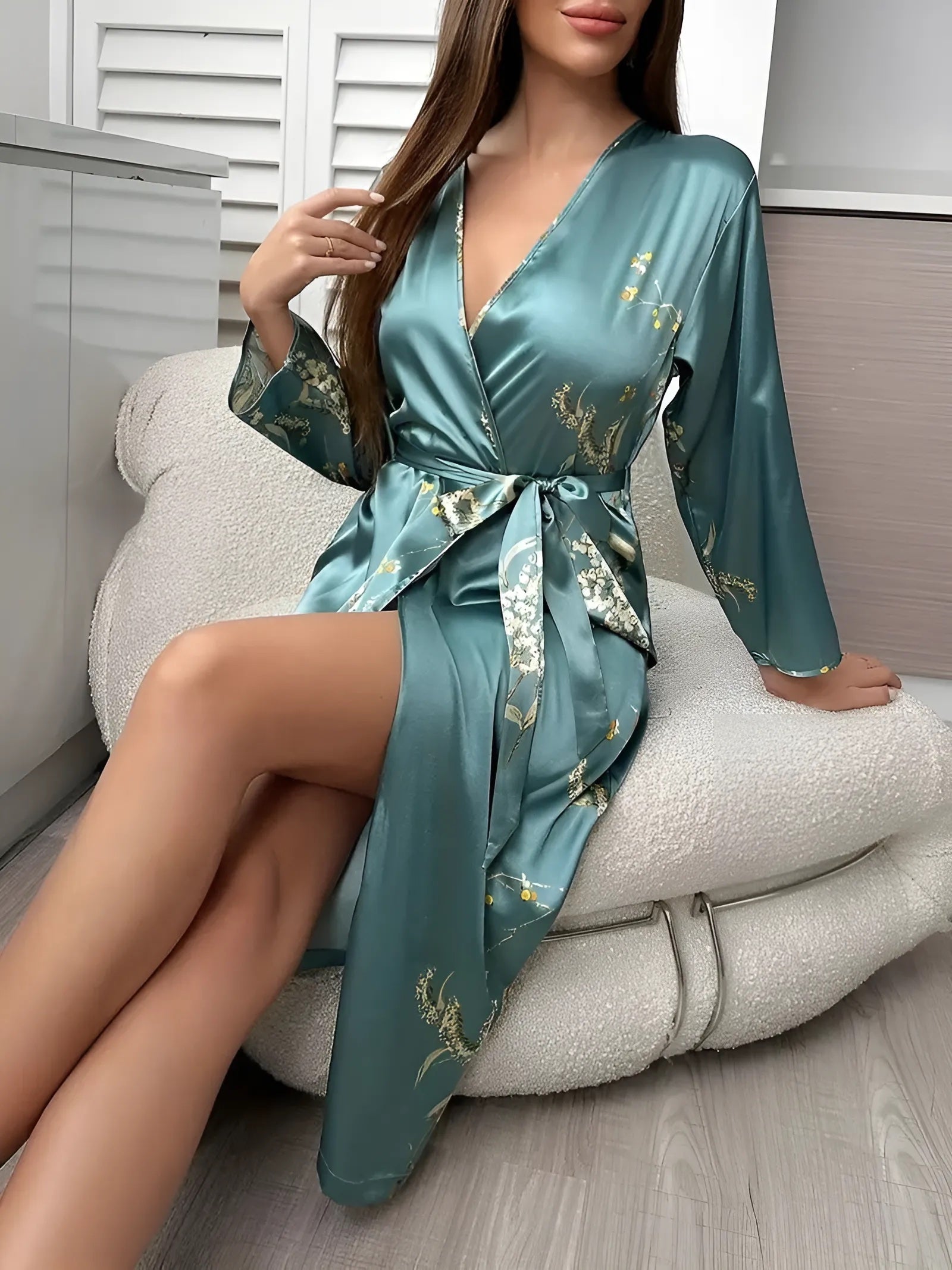 Morgenmantel Eleganter Satin Blumendruck Langarm-Pyjama mit V-Ausschnitt und Gürtel, Satin-Nachtgewand, Nachthemd, Schlafbekleidung, Gürtel, sexy Nachtwäsche für Frauen, Dessous für Damen